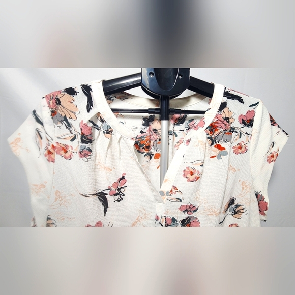 🌸 3/$25 🌸 fun2fun Cream Buttoned Polo Blouse with Cap Sleeves-Size XXL - Picture 3 of 10